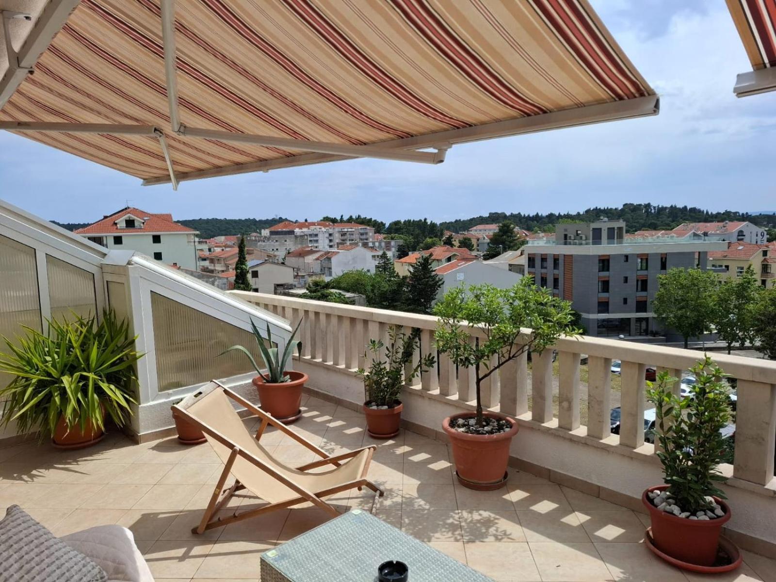 Апартаменты Happy Basset Terrace Макарска Экстерьер фото
