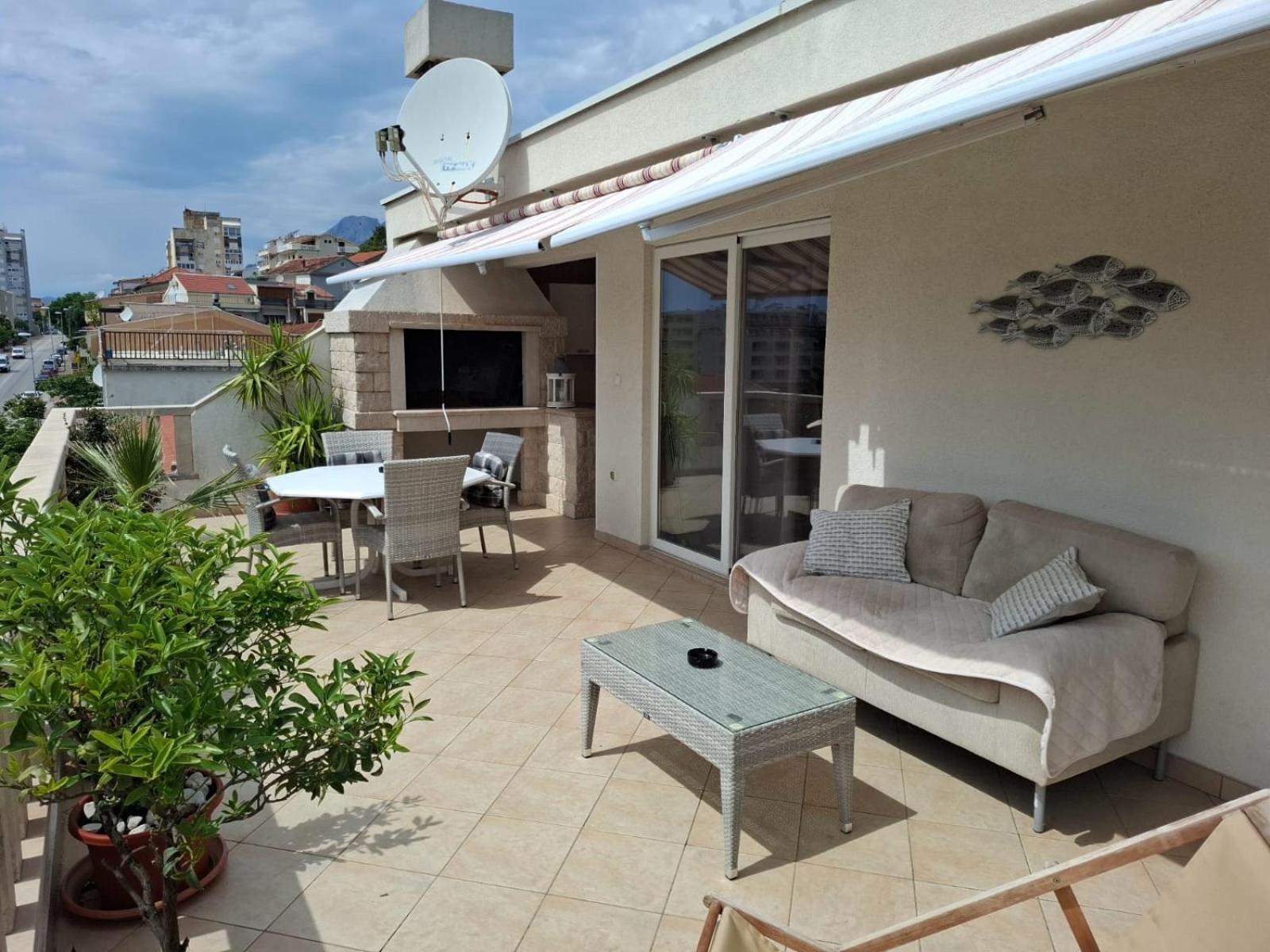 Апартаменты Happy Basset Terrace Макарска Экстерьер фото
